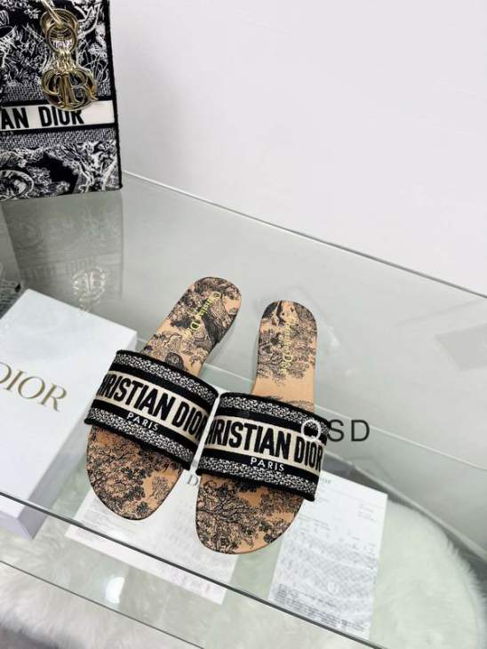 Picture of Dior Slippers _SKUDiorsz34-46SD01183017